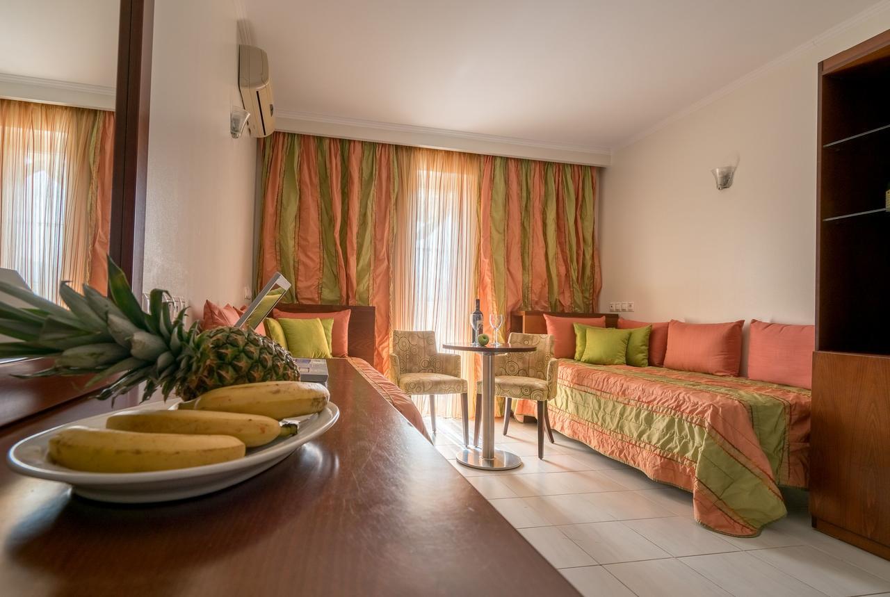 Galaxy Beach Resort BW Premier Collection Лаганас Экстерьер фото